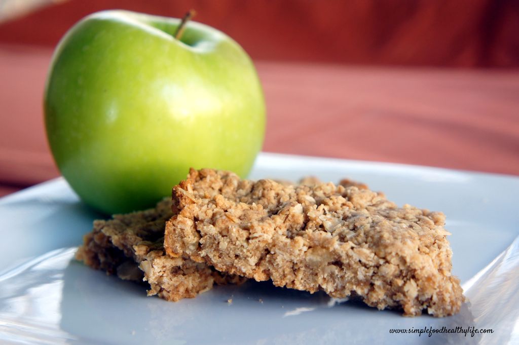 Peanut Butter and Apple Oatmeal Breakfast Bars