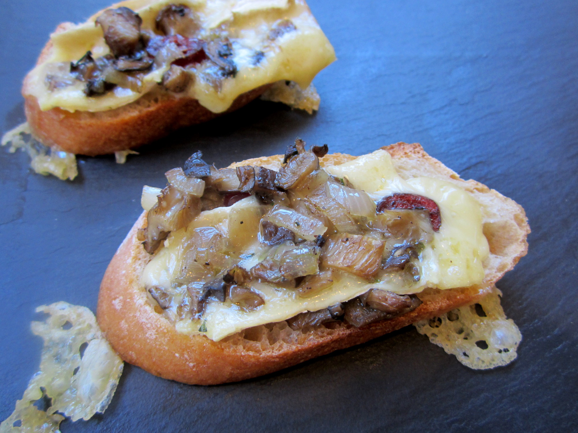 Rustic Brie Toasts with Wild Mushroom, Cranberry and Shallot